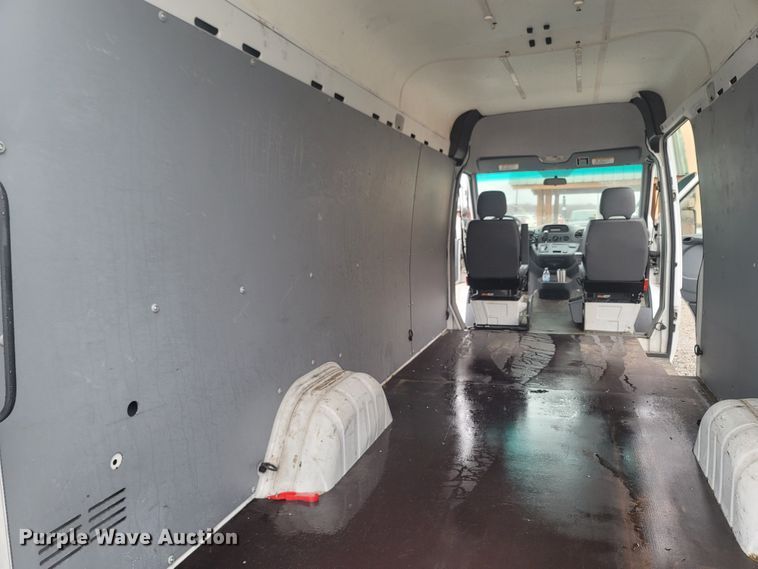 image for item MH9613 2006 Dodge Sprinter 2500  delivery van