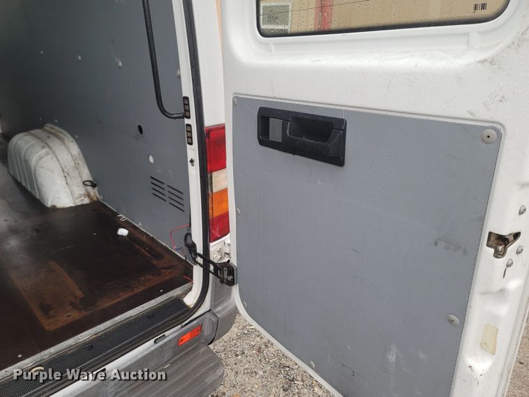 image for item MH9613 2006 Dodge Sprinter 2500  delivery van