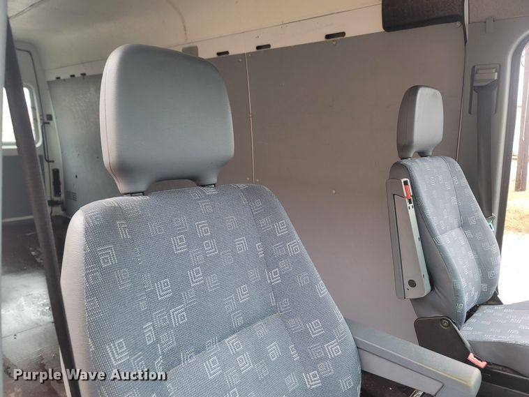 image for item MH9613 2006 Dodge Sprinter 2500  delivery van