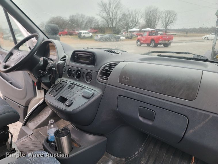 image for item MH9613 2006 Dodge Sprinter 2500  delivery van