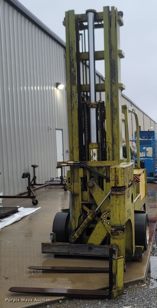 image for item MH9615 Clark EC500-40TL  forklift