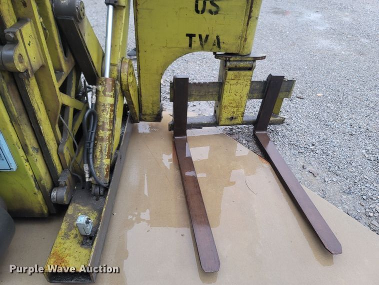 image for item MH9615 Clark EC500-40TL  forklift