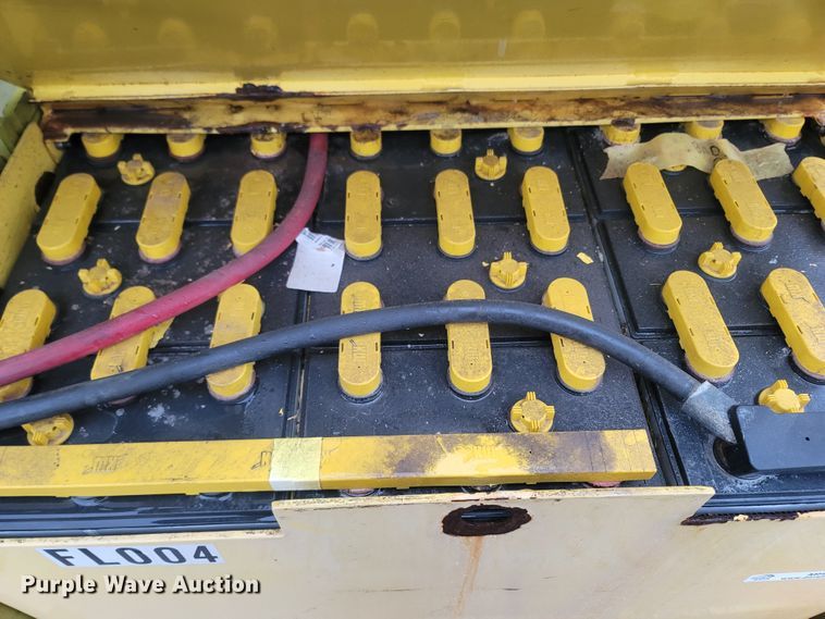 image for item MH9615 Clark EC500-40TL  forklift