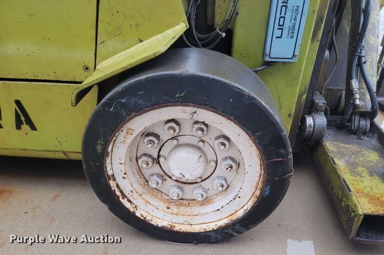 image for item MH9615 Clark EC500-40TL  forklift