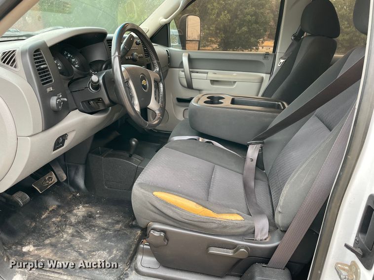 image for item MI9561 2012 Chevrolet Silverado 1500  Ext. Cab pickup truck