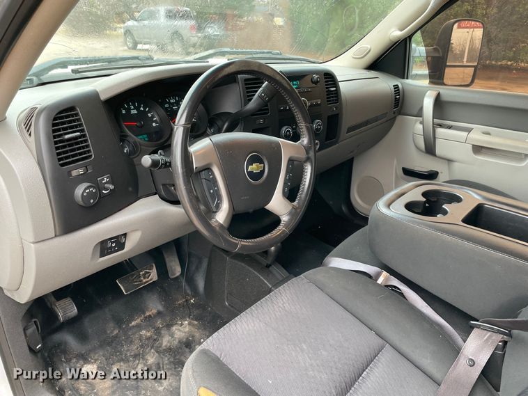 image for item MI9561 2012 Chevrolet Silverado 1500  Ext. Cab pickup truck