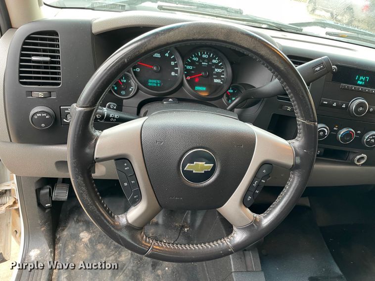 image for item MI9561 2012 Chevrolet Silverado 1500  Ext. Cab pickup truck