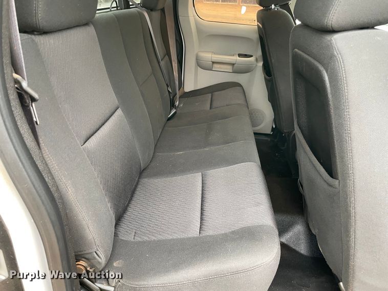 image for item MI9561 2012 Chevrolet Silverado 1500  Ext. Cab pickup truck