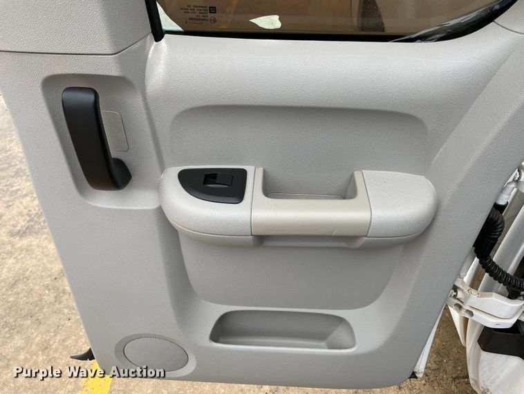 image for item MI9561 2012 Chevrolet Silverado 1500  Ext. Cab pickup truck