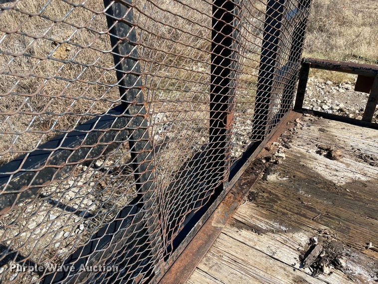 image for item MI9576 2009 Top Hat  utility trailer