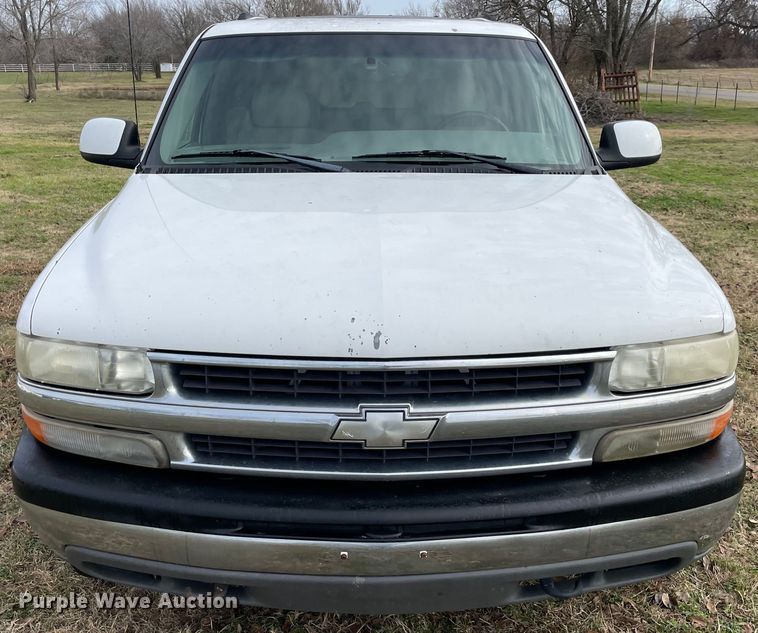 image for item MI9635 2001 Chevrolet Suburban  SUV