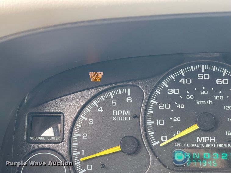 image for item MI9635 2001 Chevrolet Suburban  SUV
