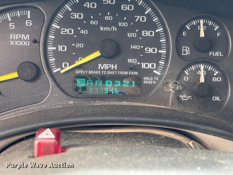 image for item MI9635 2001 Chevrolet Suburban  SUV