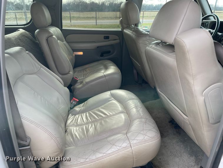 image for item MI9635 2001 Chevrolet Suburban  SUV