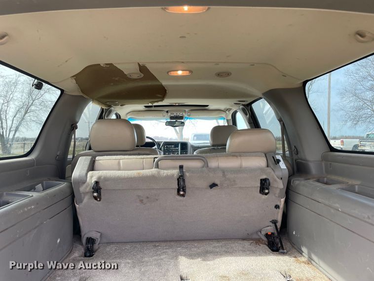 image for item MI9635 2001 Chevrolet Suburban  SUV
