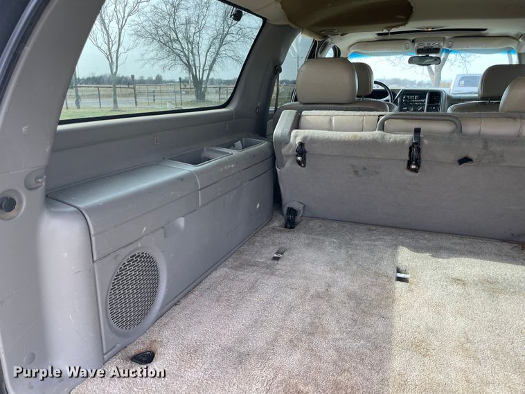 image for item MI9635 2001 Chevrolet Suburban  SUV