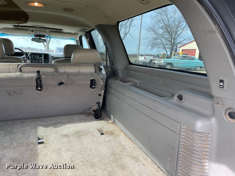 image for item MI9635 2001 Chevrolet Suburban  SUV