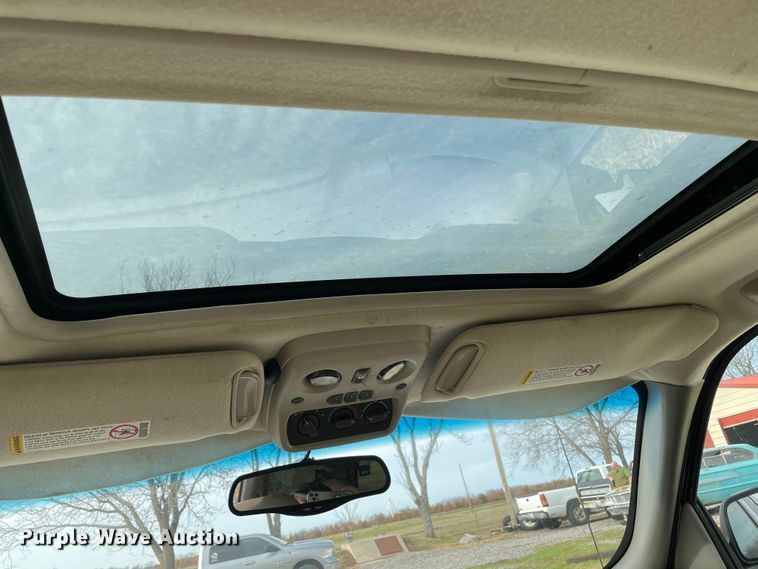 image for item MI9635 2001 Chevrolet Suburban  SUV