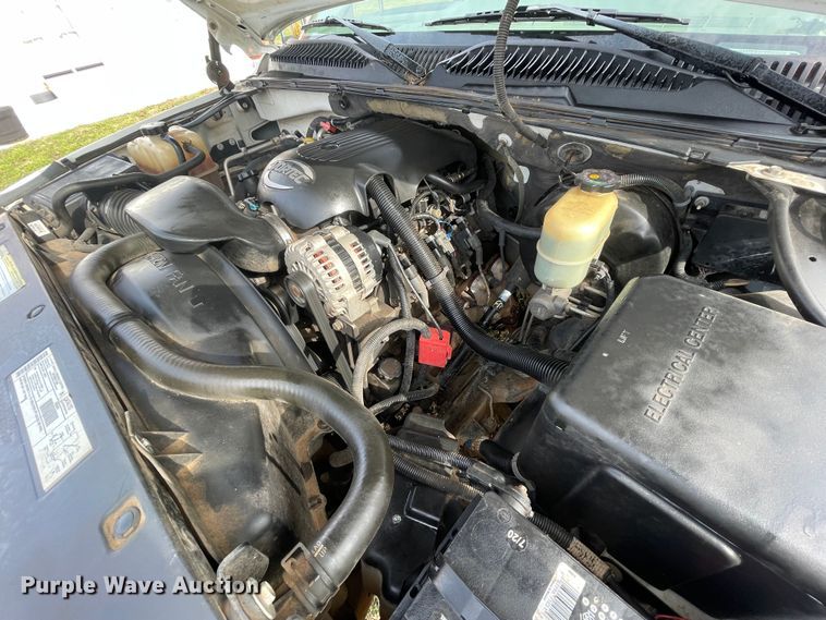 image for item MI9635 2001 Chevrolet Suburban  SUV