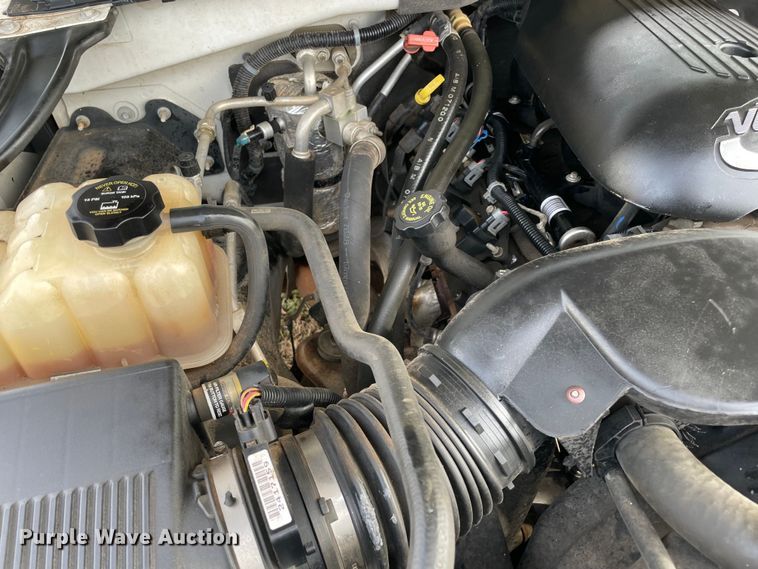 image for item MI9635 2001 Chevrolet Suburban  SUV