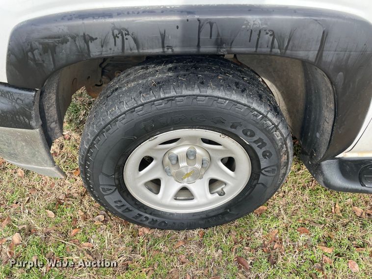 image for item MI9635 2001 Chevrolet Suburban  SUV