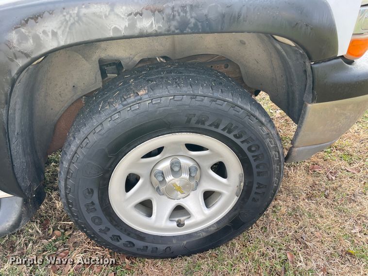 image for item MI9635 2001 Chevrolet Suburban  SUV