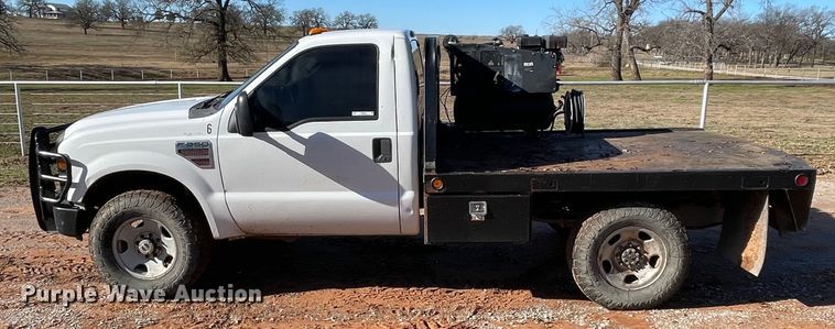 image for item MI9646 2008 Ford F350 Super Duty XL  flatbed pickup truck