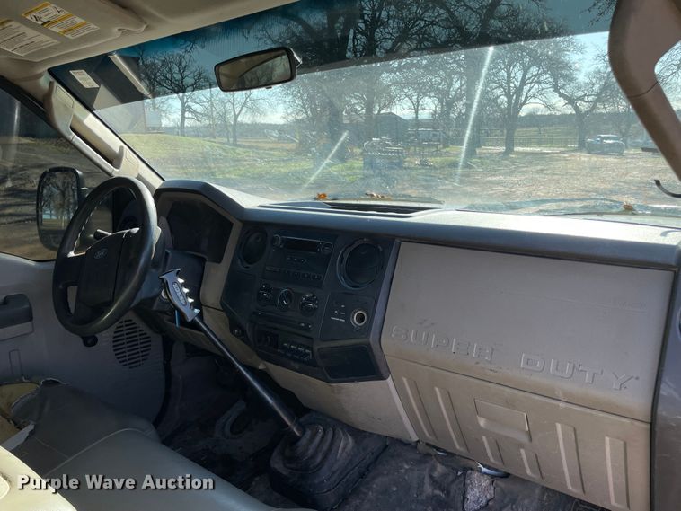 image for item MI9646 2008 Ford F350 Super Duty XL  flatbed pickup truck