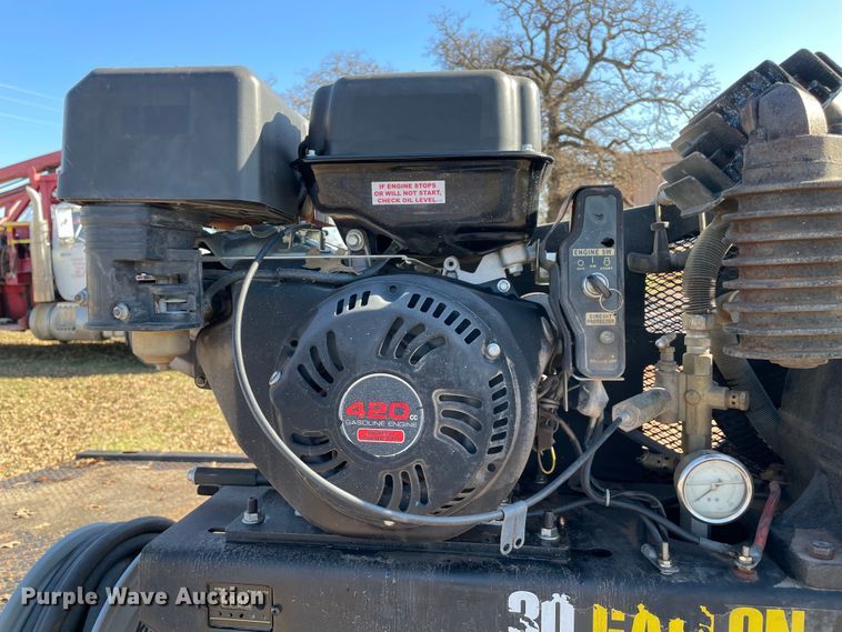 image for item MI9646 2008 Ford F350 Super Duty XL  flatbed pickup truck