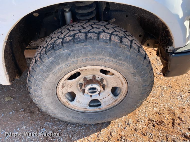 image for item MI9646 2008 Ford F350 Super Duty XL  flatbed pickup truck