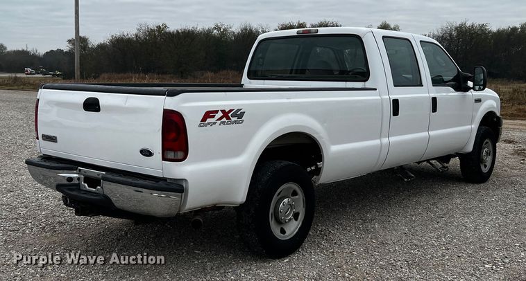 image for item MJ9226 2006 Ford F250 Super Duty XL  Crew Cab pickup truck