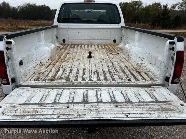 image for item MJ9226 2006 Ford F250 Super Duty XL  Crew Cab pickup truck