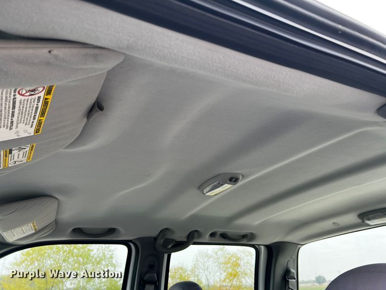 image for item MJ9226 2006 Ford F250 Super Duty XL  Crew Cab pickup truck