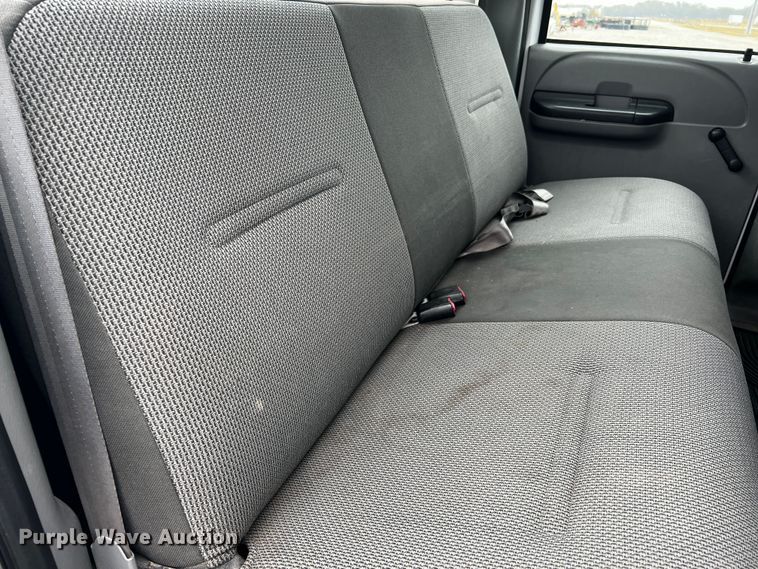 image for item MJ9226 2006 Ford F250 Super Duty XL  Crew Cab pickup truck