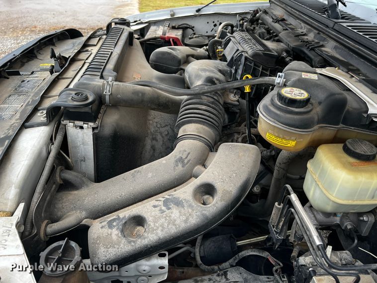 image for item MJ9226 2006 Ford F250 Super Duty XL  Crew Cab pickup truck