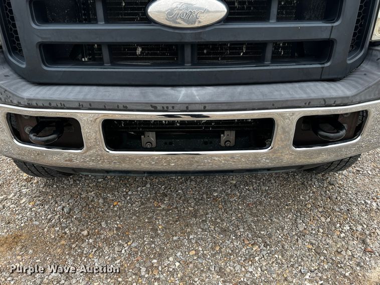 image for item MJ9226 2006 Ford F250 Super Duty XL  Crew Cab pickup truck