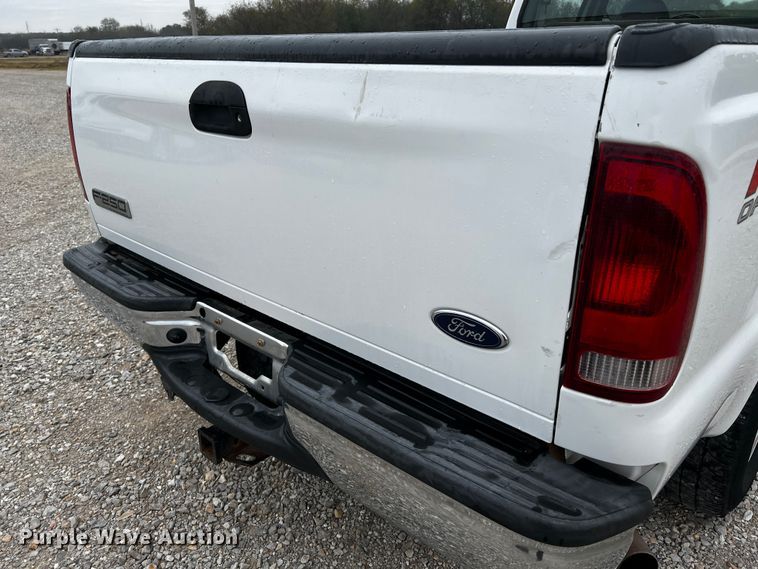 image for item MJ9226 2006 Ford F250 Super Duty XL  Crew Cab pickup truck
