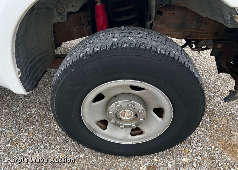 image for item MJ9226 2006 Ford F250 Super Duty XL  Crew Cab pickup truck