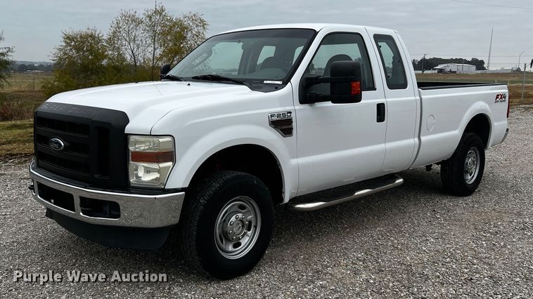 image for item MJ9227 2010 Ford F250 Super Duty XL  SuperCab pickup truck