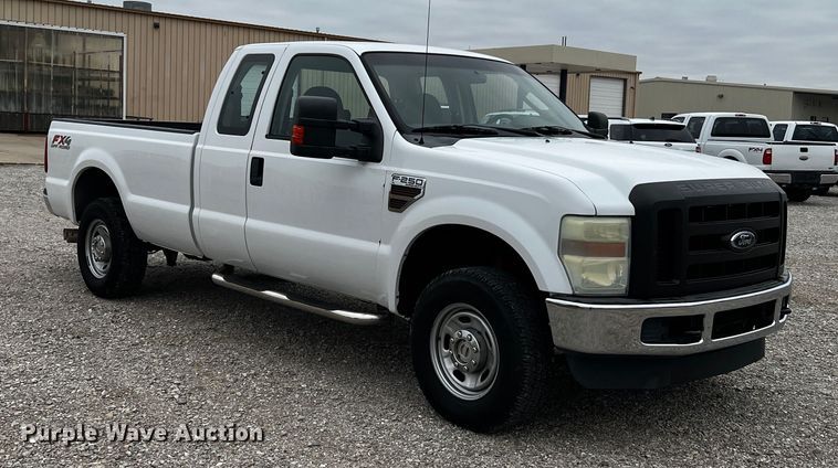 image for item MJ9227 2010 Ford F250 Super Duty XL  SuperCab pickup truck