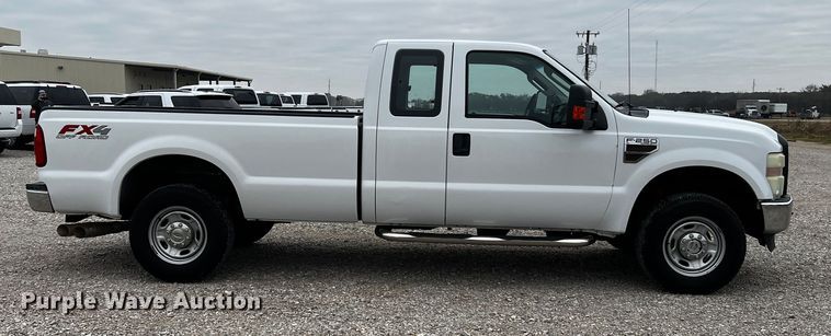 image for item MJ9227 2010 Ford F250 Super Duty XL  SuperCab pickup truck