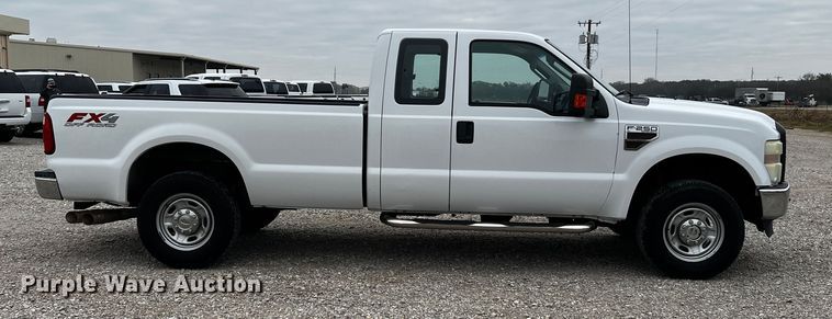 image for item MJ9227 2010 Ford F250 Super Duty XL  SuperCab pickup truck