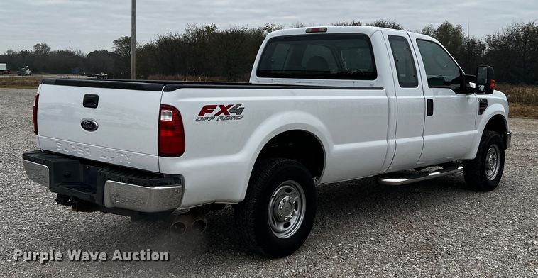 image for item MJ9227 2010 Ford F250 Super Duty XL  SuperCab pickup truck