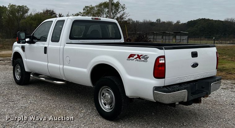image for item MJ9227 2010 Ford F250 Super Duty XL  SuperCab pickup truck