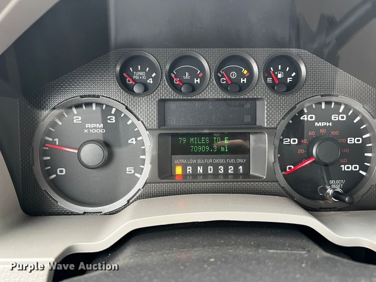 image for item MJ9227 2010 Ford F250 Super Duty XL  SuperCab pickup truck