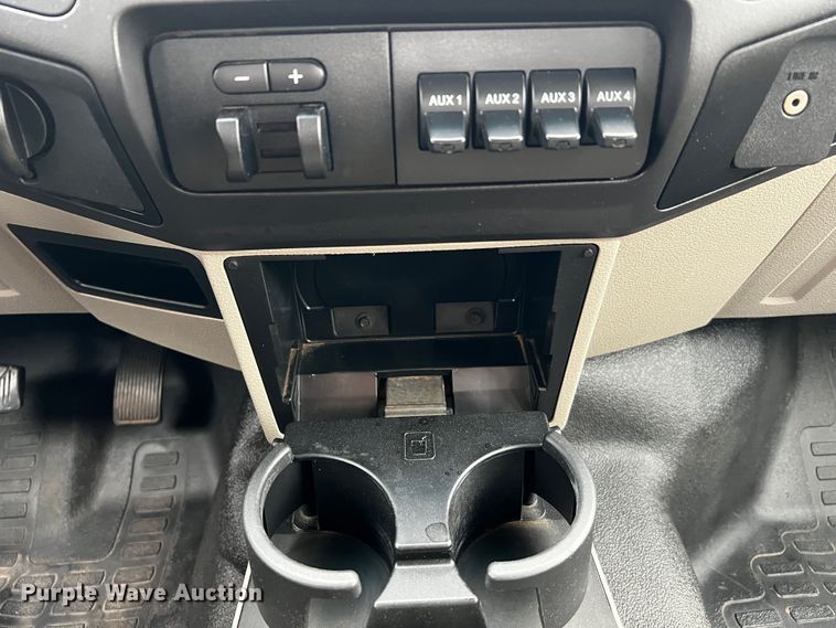 image for item MJ9227 2010 Ford F250 Super Duty XL  SuperCab pickup truck