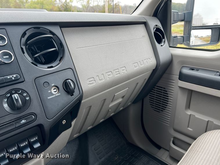 image for item MJ9227 2010 Ford F250 Super Duty XL  SuperCab pickup truck