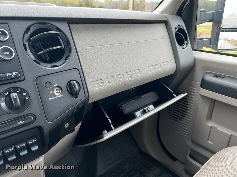 image for item MJ9227 2010 Ford F250 Super Duty XL  SuperCab pickup truck