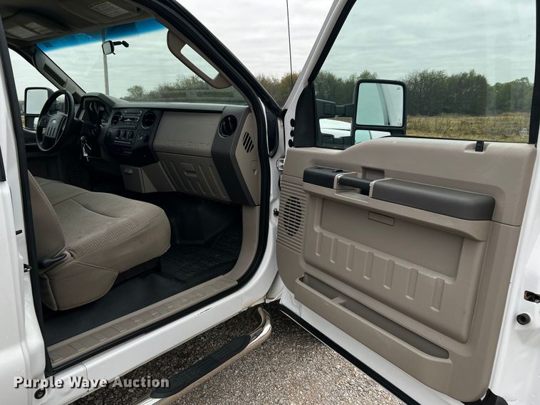 image for item MJ9227 2010 Ford F250 Super Duty XL  SuperCab pickup truck