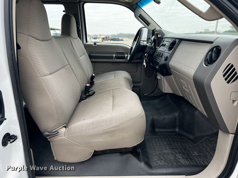 image for item MJ9227 2010 Ford F250 Super Duty XL  SuperCab pickup truck